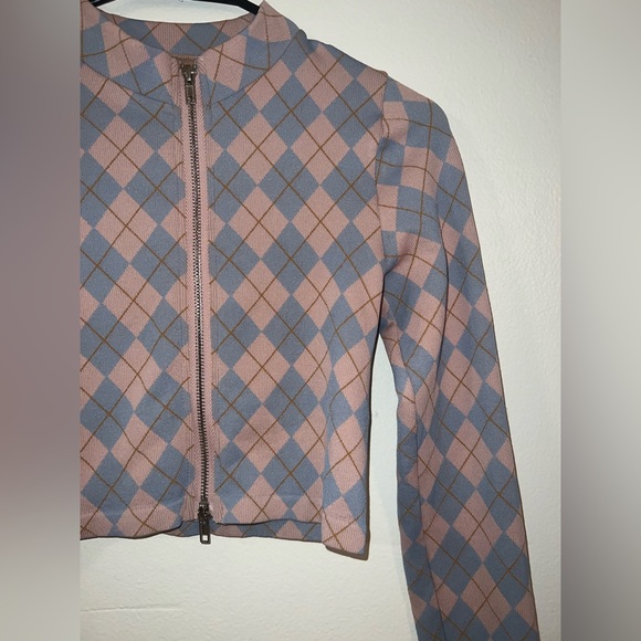 Gently used school girl top - Picture 4 of 5